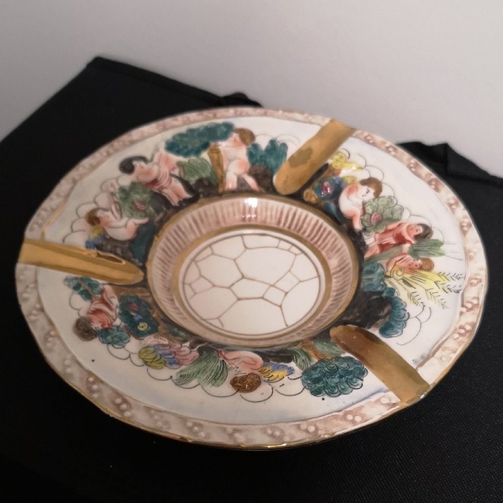 Lovely Vintage Capodimonte Made In Italy Cigar / Trinket Bowl w Cherubs Numbered